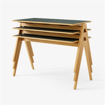 &Tradition Daystak Table RD2, Beech & Fenix ​​​​Nano Laminate - flere pulter stablet oppå hverandre